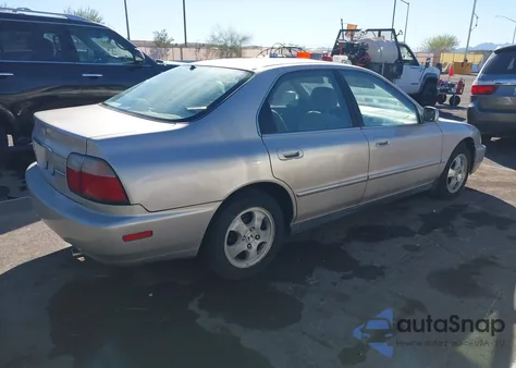 1997 Honda Accord Se from USA, damaged, VIN 1HGCD5604VA157944